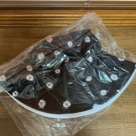 Daisy REVERSIBLE BUCKET HAT Black and White - Picture 2 of 4